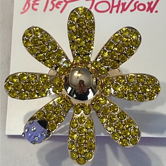 Betsey Johnson Daisy Ladybug Pave Crystal Cocktail Ring Stretchy NWT - Picture 3 of 5
